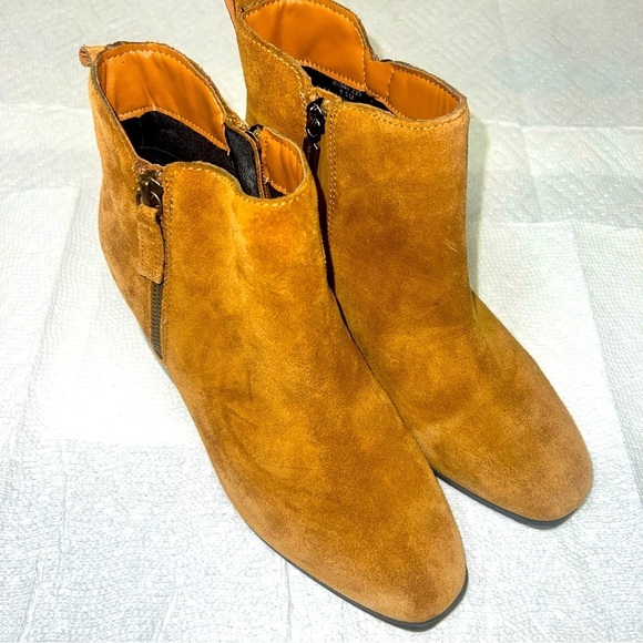 Blondo Brown Waterproof Stacked Block Heel Ankle Booties Size 8.5M - Picture 1 of 12